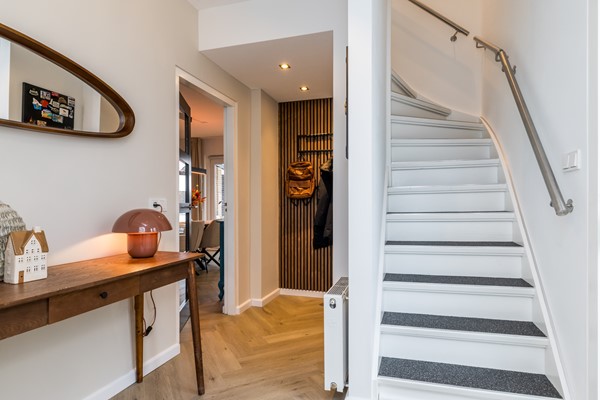 Foto - Te koop: Instapklare gemoderniseerde geschakelde 2 onder 1 kap woning in Simpelveld